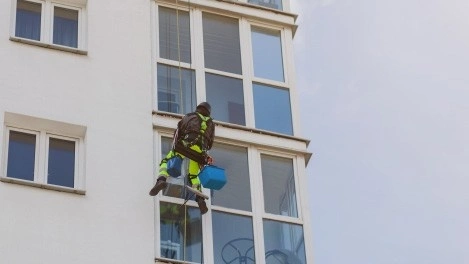 Facade cleaning services
